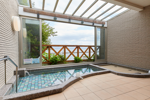 琵琶湖を臨める大浴場