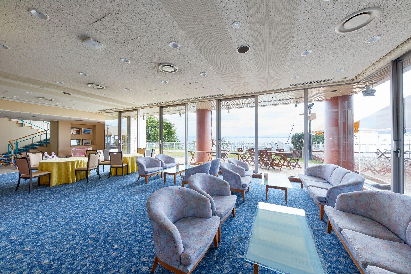 ロビーラウンジ