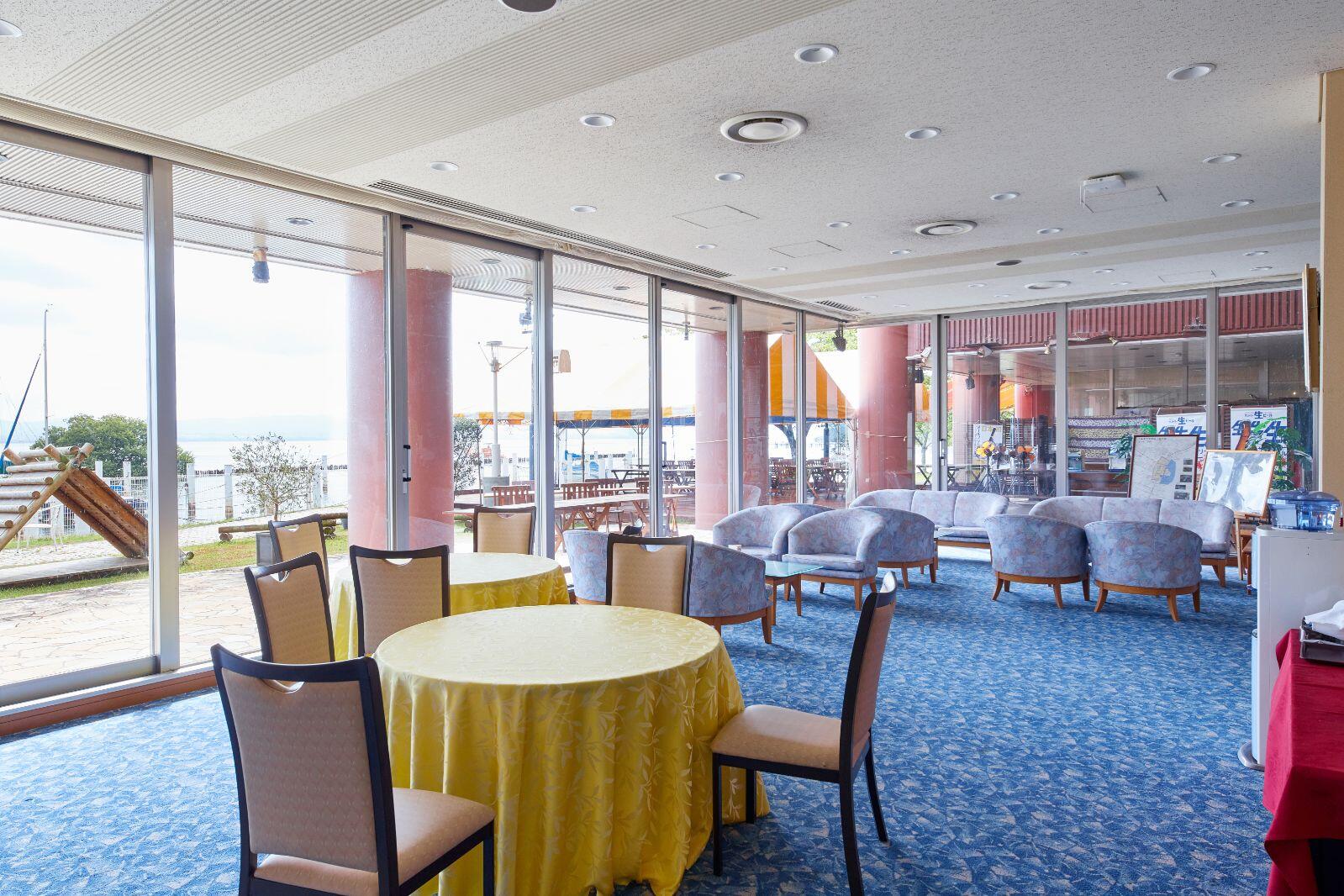 ロビーラウンジ