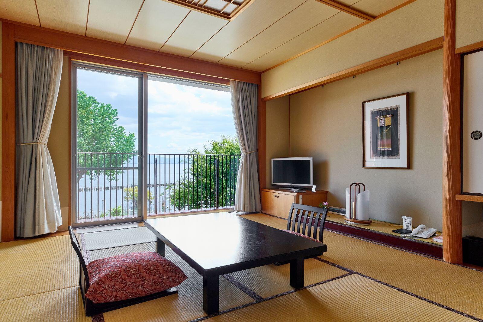 レイクビュー和室　12.5畳