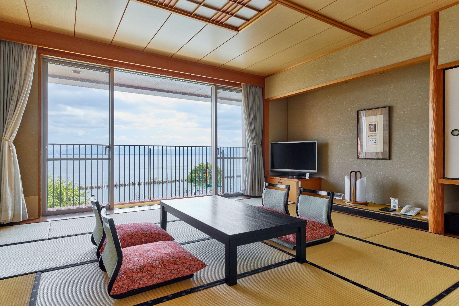 レイクビュー和室　10畳